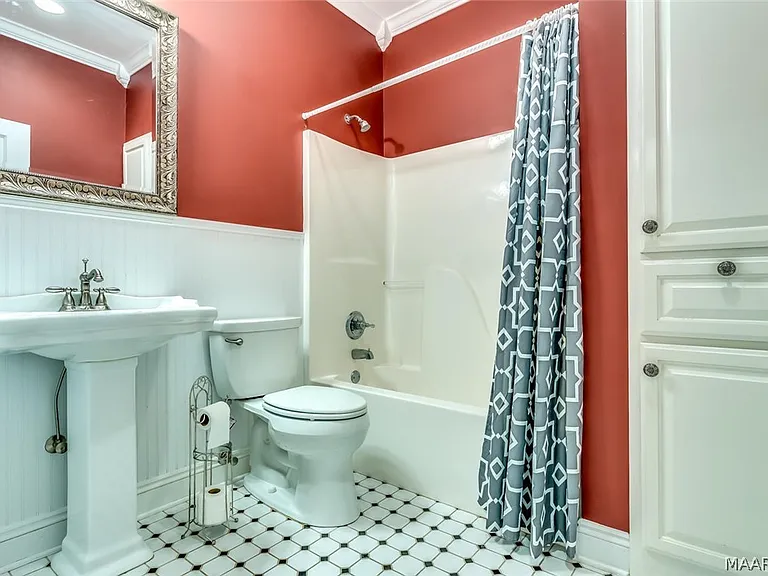 1211 Sadie Cir — Photo 22