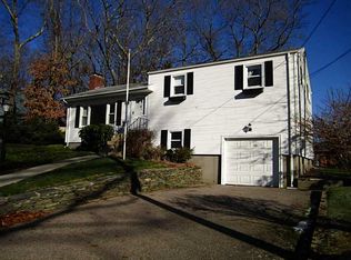 14 Tomahawk Ct, Warwick, RI 02886