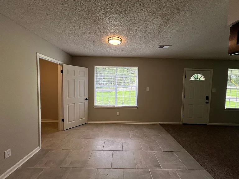 3516 Pryor St — Photo 4