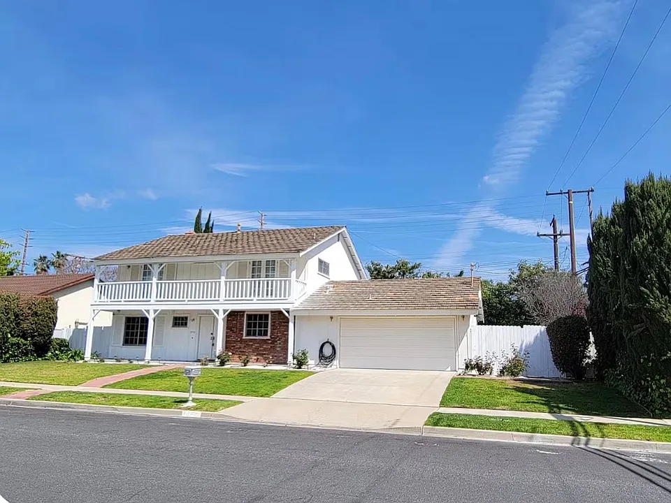 1952 Burleson Ave