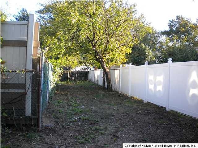 2nd image of 214 Giffords Ln