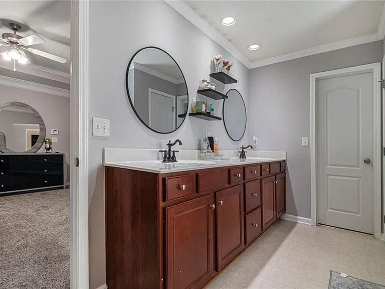 615 Hemlock Ct — Photo 24
