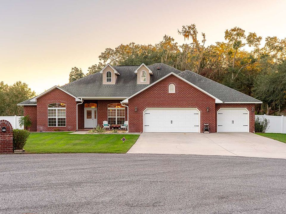 1st image of 208 SW Bethany Pl