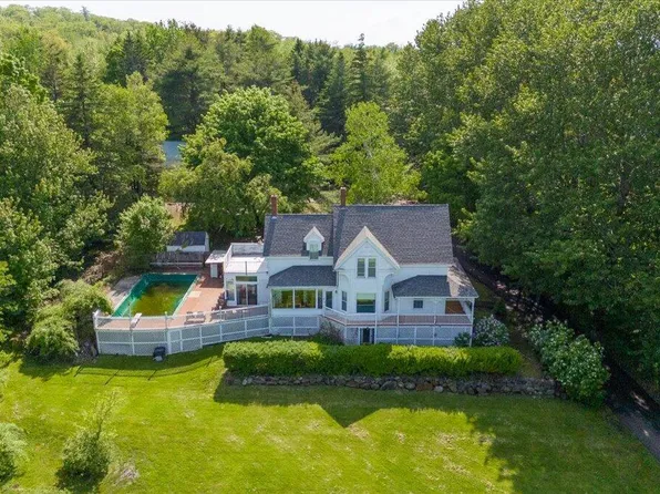 22 Brooks Way, Owls Head, ME 04854
