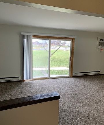 3rd image of 1029 Shagbark Ct APT 1C