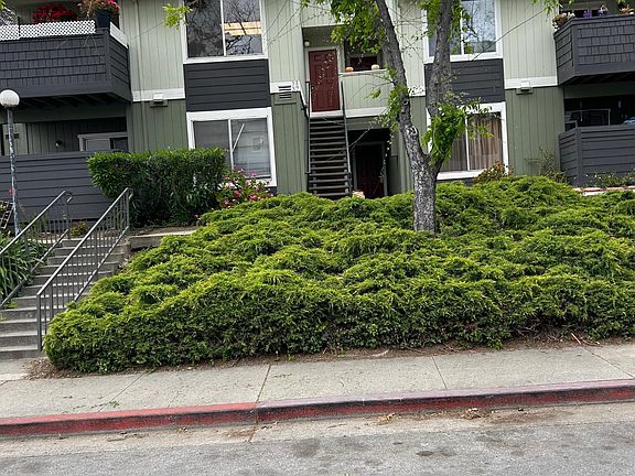 2nd image of 2503 Easton Pl APT 37