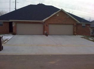 3372 S Cottage Ave, Springfield, MO 65807