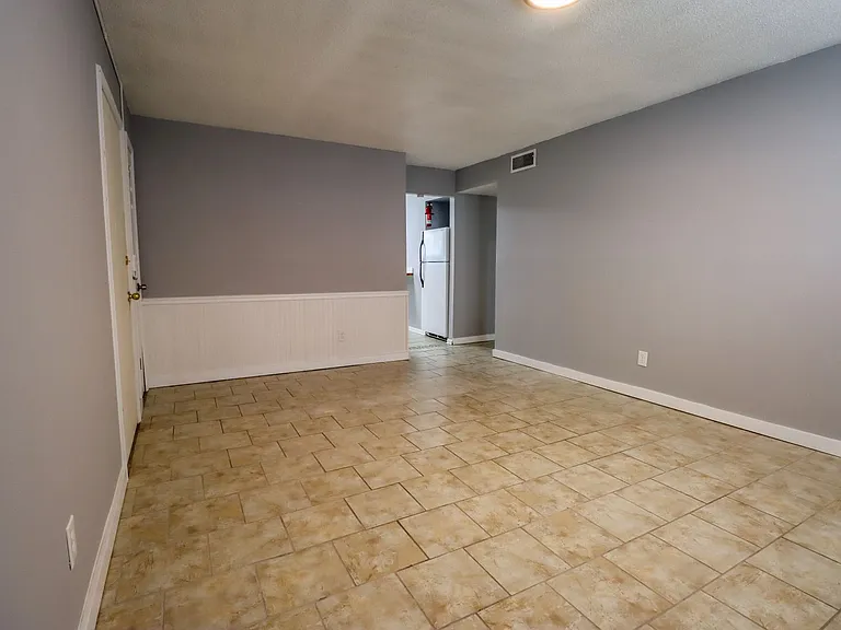 402 Lawrence Pl — Photo 14