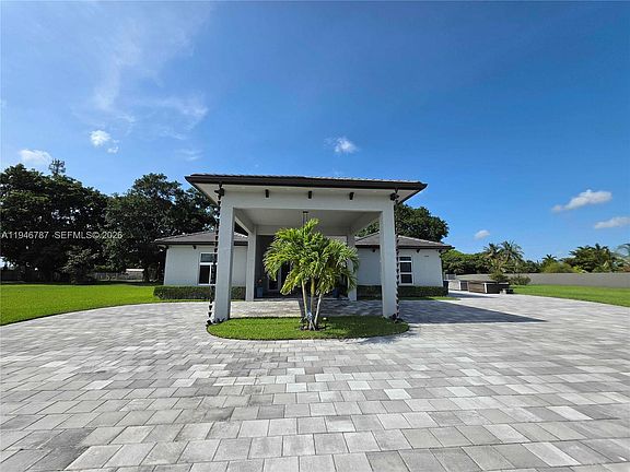 2nd image of 17575 SW 280th St