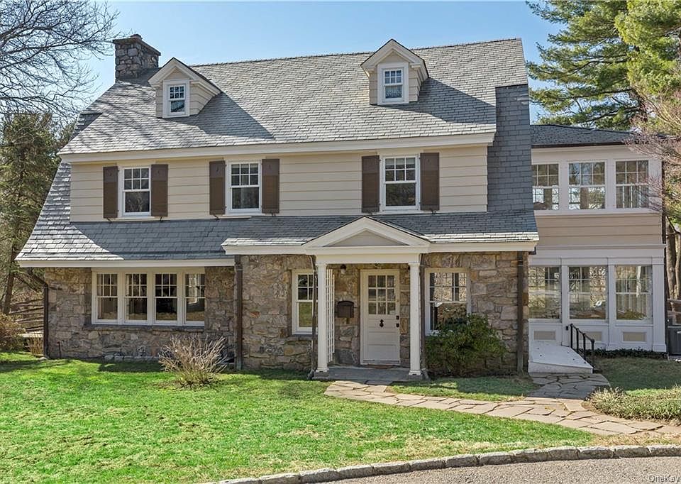 1st image of 30 Noel Dr