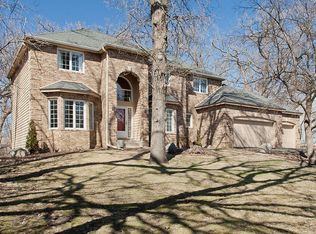 18344 Croixwood Ln, Eden Prairie, MN 55347
