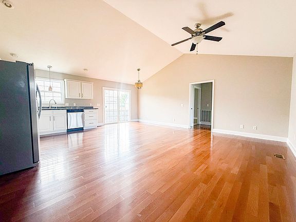 2nd image of 2206 Mulligan Ct