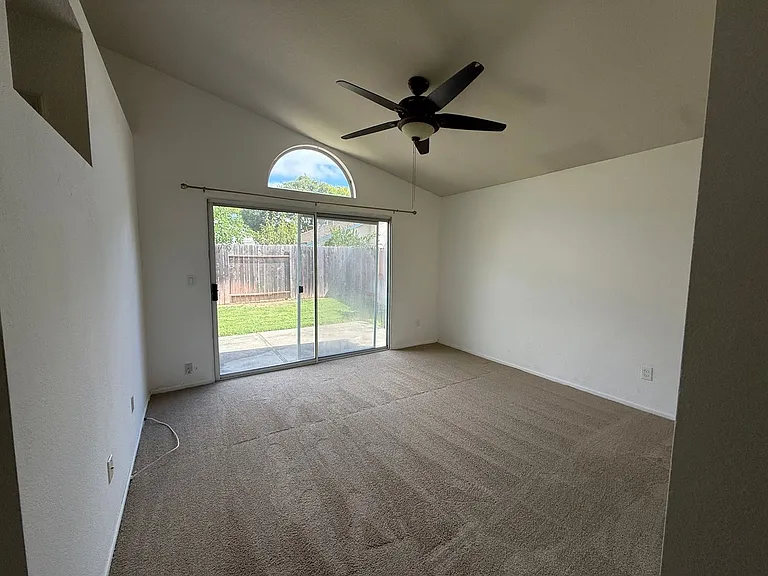 6415 Shasta Creek Way — Photo 11