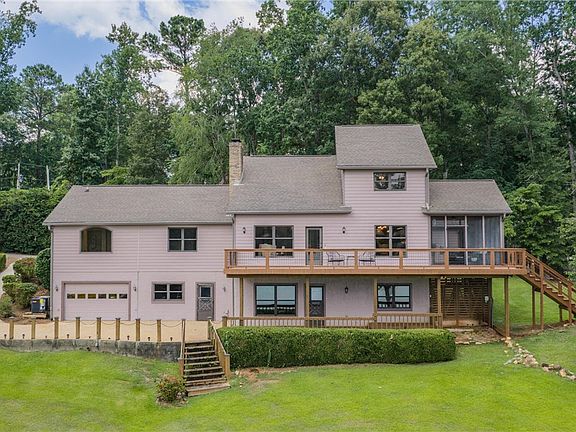 2nd image of 211 Tanglewood Ln