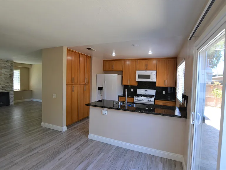 70 Briarwood — Photo 4