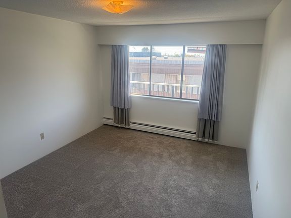 2nd image of 122 E 18th St #302