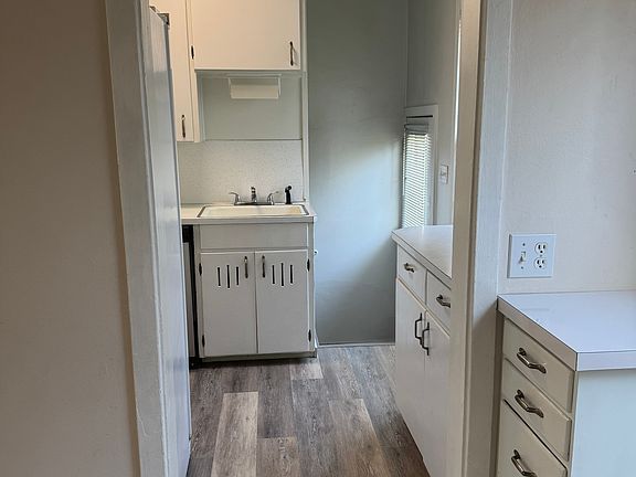 Entry to kitchen from dining room