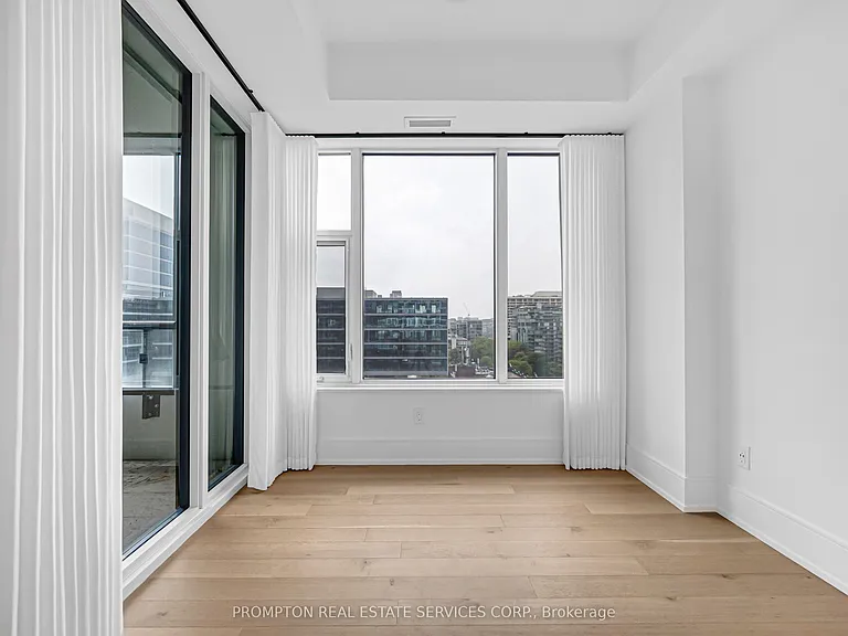 455 Wellington St W #908 — Photo 33