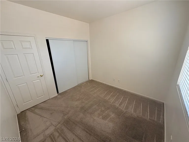 925 Lexington Cross Dr — Photo 11