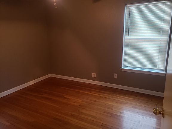 5th image of 547 Cicero Ave