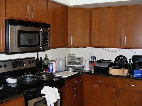 2nd image of 724 E Devonshire Ave Unit 302