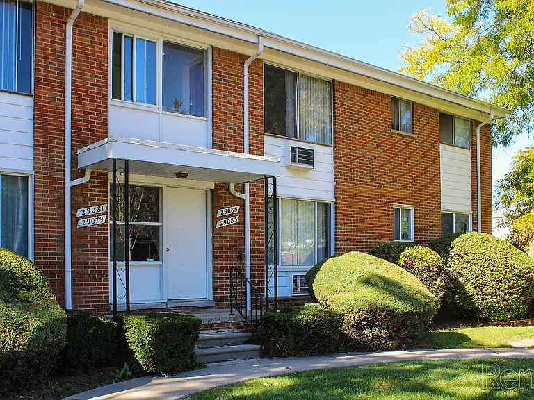 Lorraine Manor — Photo 20