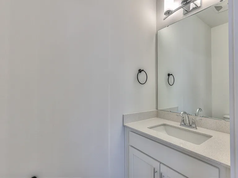 1589 Residences — Photo 37