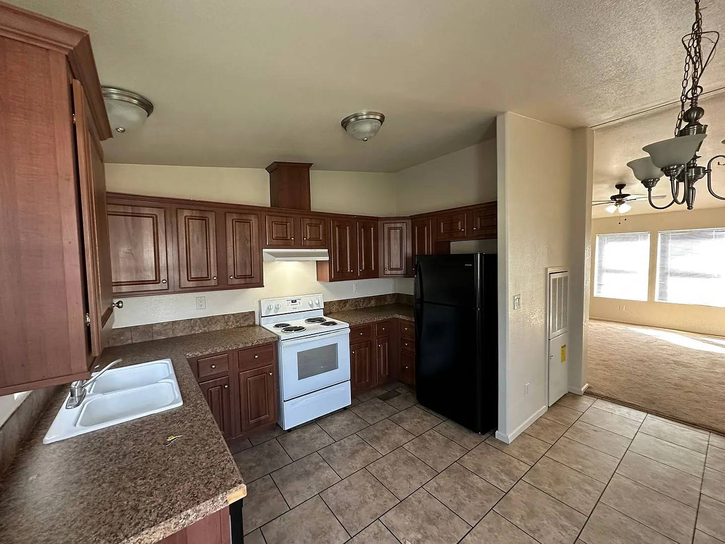 3 Bed 2 Bath Duplex — Photo 3