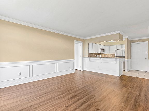5th image of 38 Eliot St #38