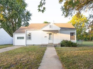 1018 E 5th St, Cherryvale, KS 67335
