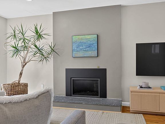 3rd image of 95 Winthrop St