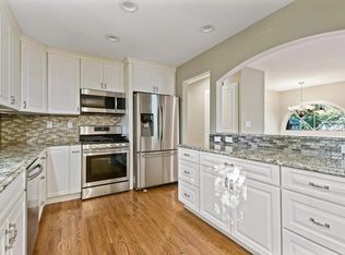 3301 Shepherd Hills Dr, Bloomington, MN 55431