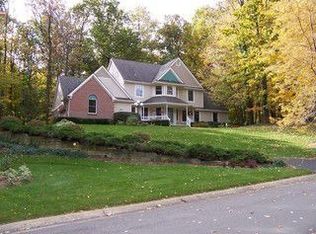 2047 Pine Hollow Trl, Brighton, MI 48114