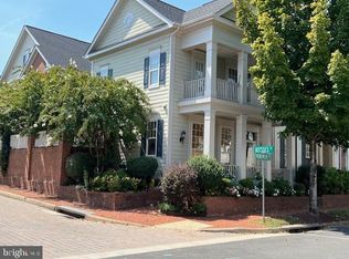 765 Monument Ave, Woodbridge, VA 22191