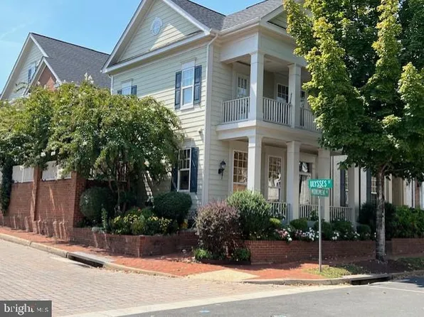 765 Monument Ave, Woodbridge, VA 22191