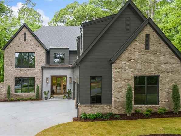 402 Chattahoochee St, Roswell, GA 30075