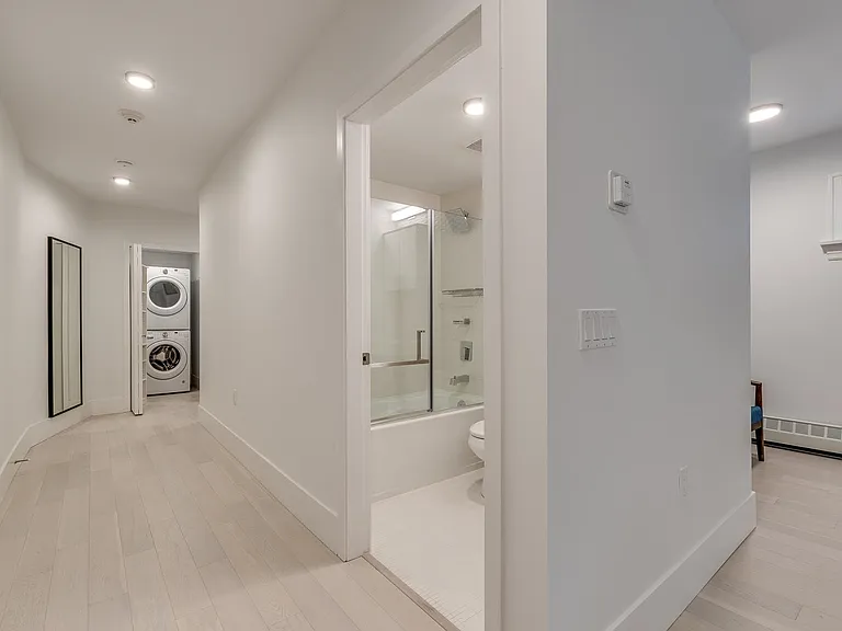 1425 Haro St #107 — Photo 10