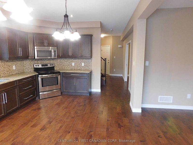 London House for rent - 6 Bedrooms — photo 9