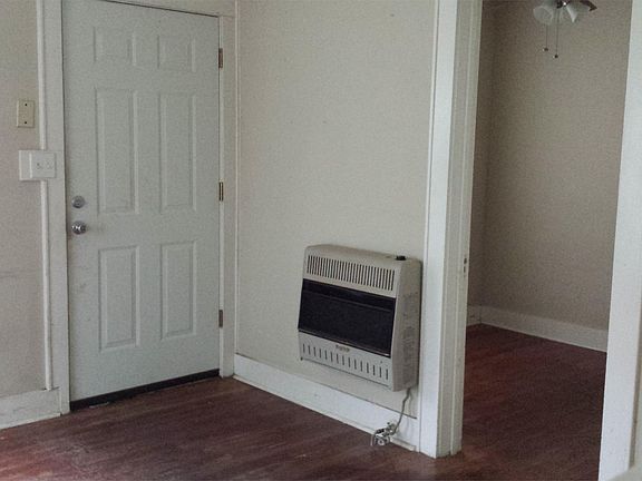 3rd image of 302 Ayrshire St