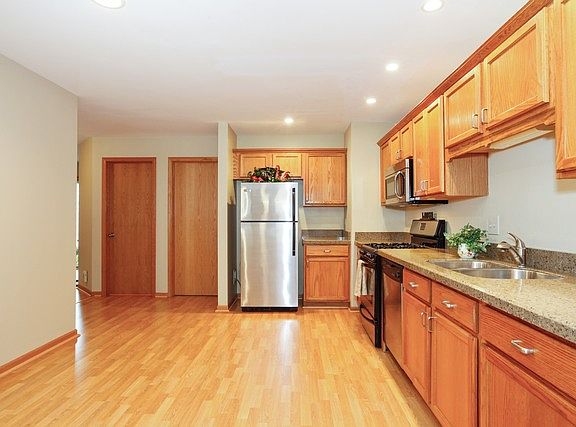 3rd image of 3193 Foxridge Ct #3193