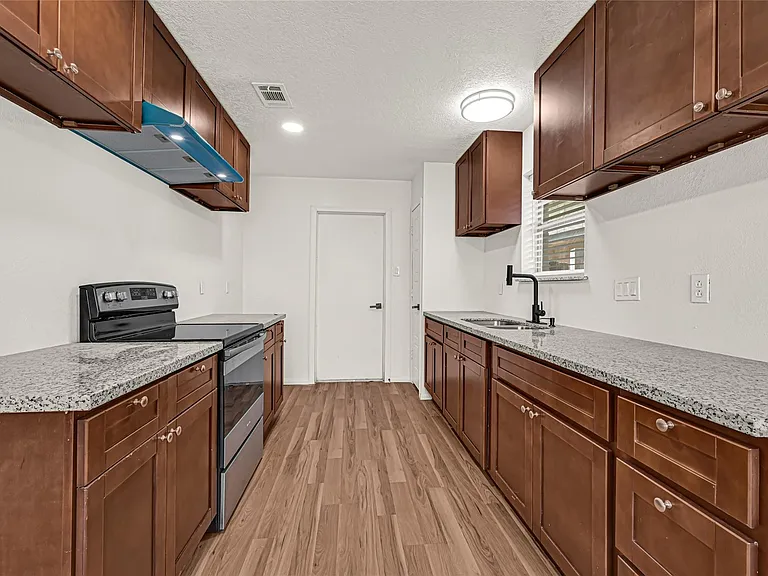 13327 N Thorntree Dr — Photo 11