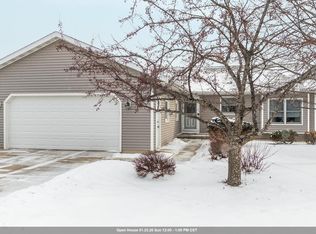 1253 Meadowview Dr, Menasha, WI 54952