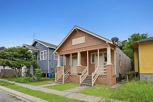 2522-24 N Prieur St Photo 1