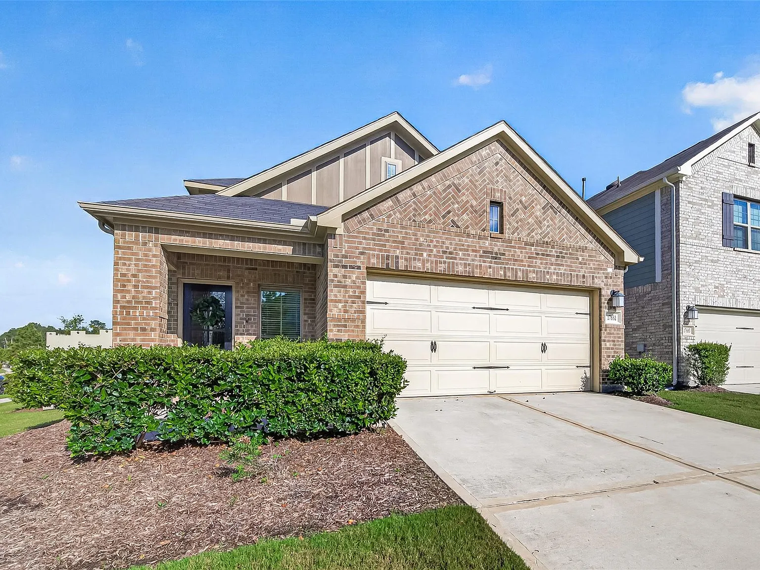 4 bed, 2.5 bath, 2470 sqft, $2,850 — Photo 4