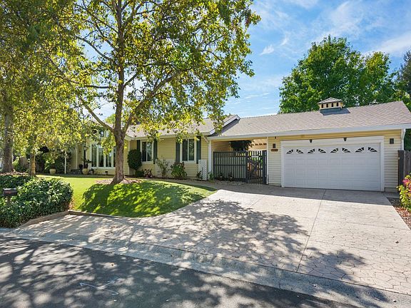 3rd image of 4801 Manzanillo St