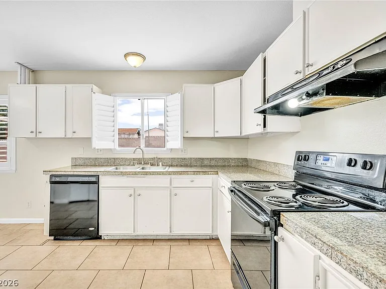 6921 Acoma Ct — Photo 38