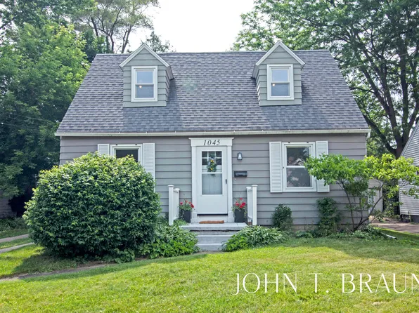 1045 Diamond Ave NE, Grand Rapids, MI 49503