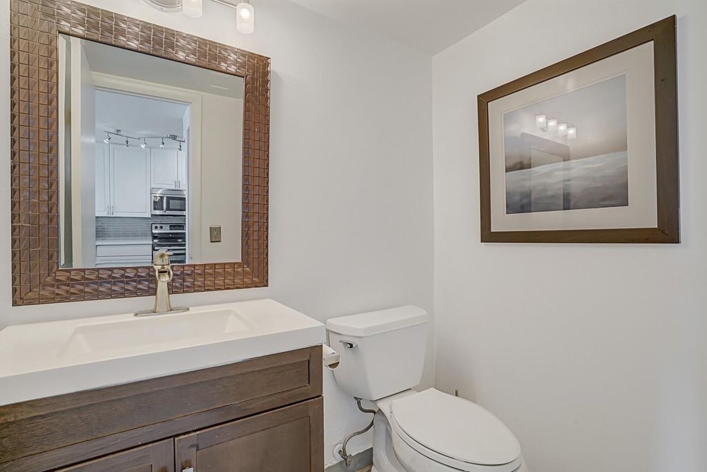 1609 N Riverside Drive Unit 304, photo 8