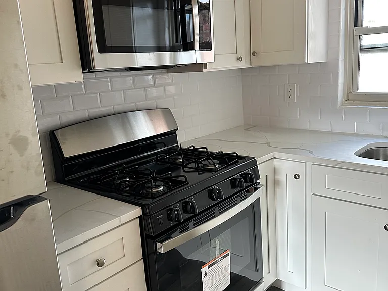 22-4A 14th Ave #224A — Photo 3