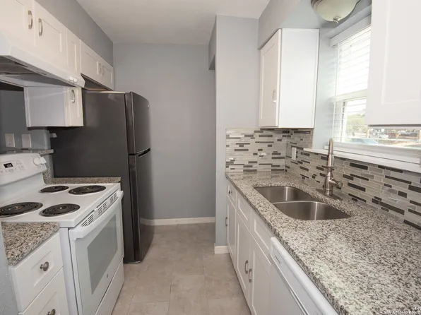 3243 NACOGDOCHES RD #701, San Antonio, TX 78217
